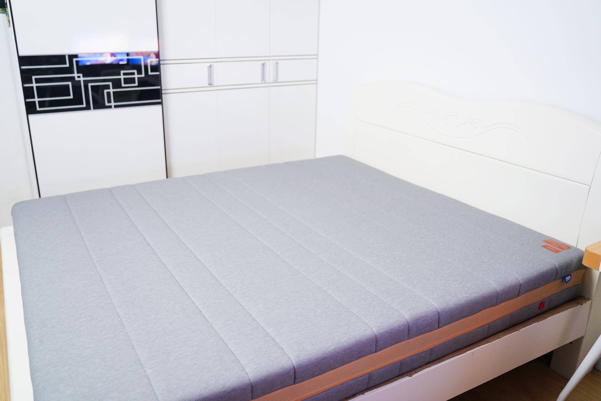 8h小金床垫有多重,8h8cm床垫评测