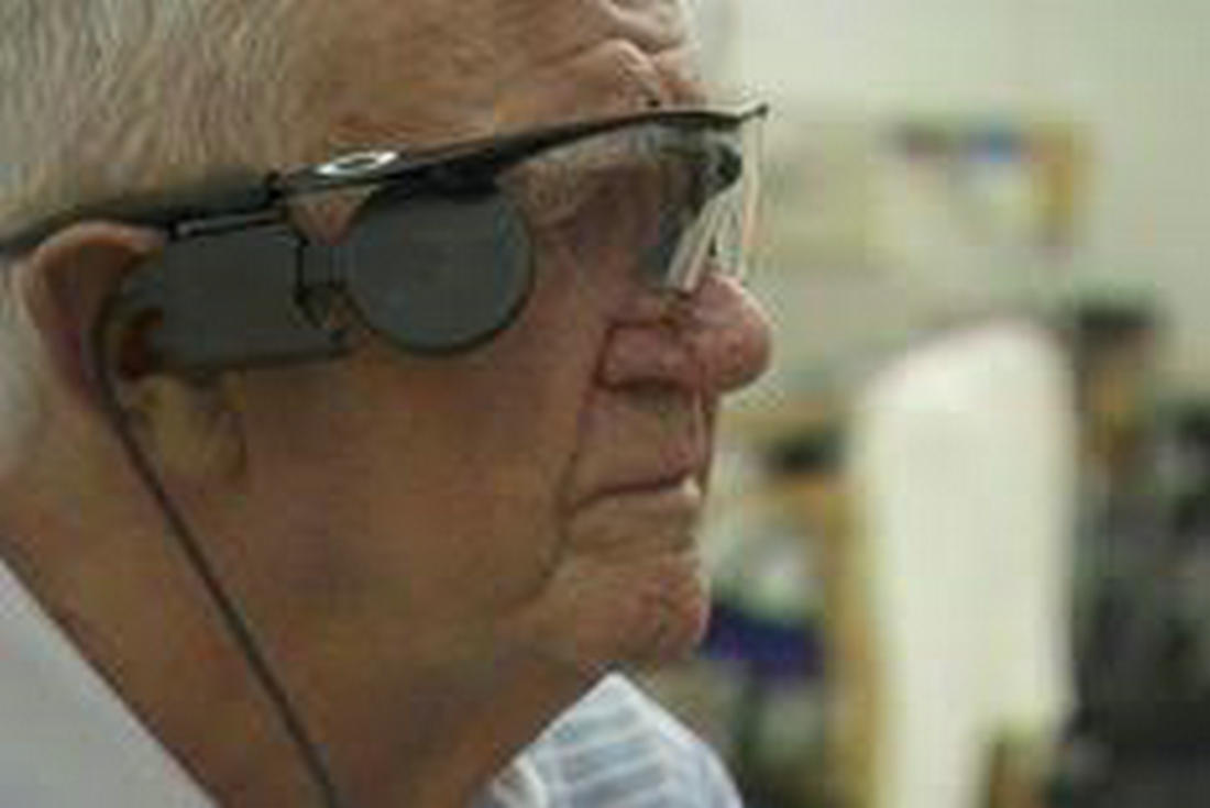 人工仿生眼睛的最新技术,最新仿生眼技术帮助盲人恢复视力