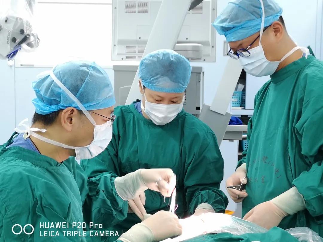 脑子积水手术,脑子漏水的最佳治疗方法