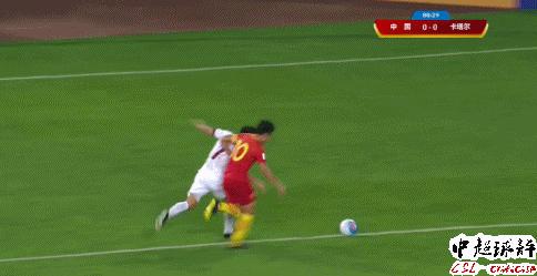 国足让人喷饭的爆笑gif,国足搞笑球场图