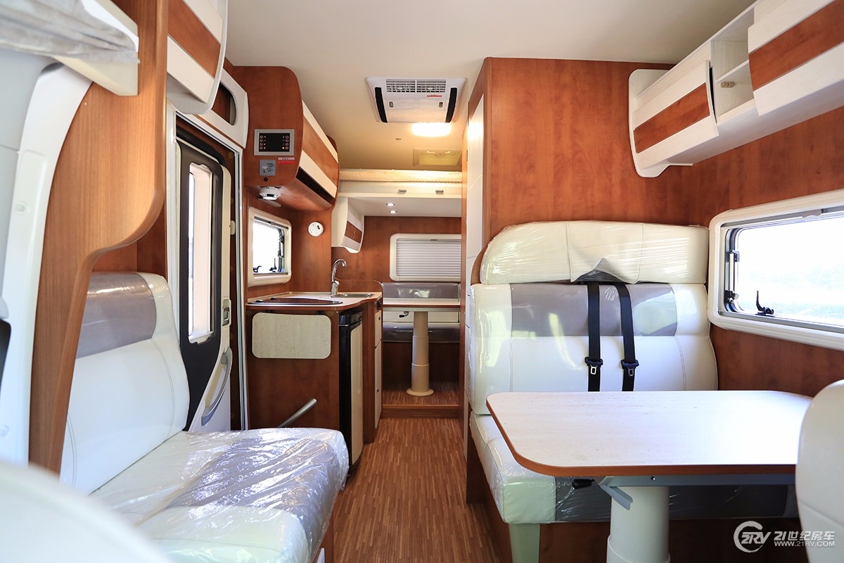 同级别车型谁敢跟它比轻量化！双会客区，实拍亚特plasy631房车