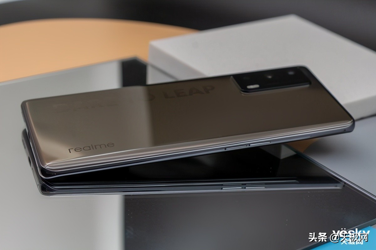 realme真我x7pro至尊版后盖,realme真我x7pro至尊版体验