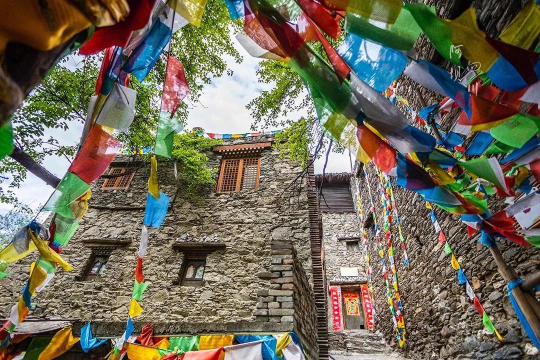 3月川西惊艳了所有人,千树万树梨花开川西