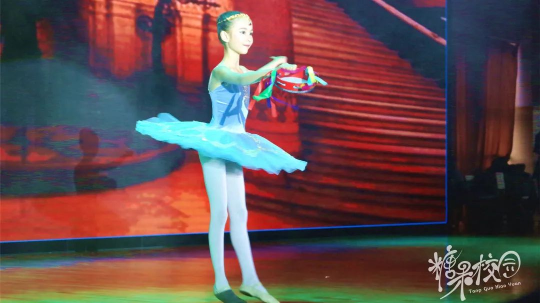 缘聚求实谱写历史篇章展望未来开启迢迢征程昆十中白塔新年盛会