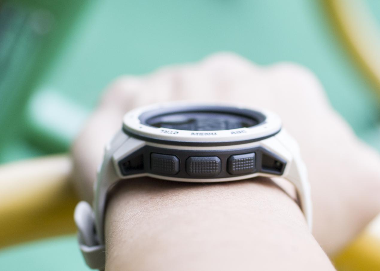 佳明instinct本能运动手表,佳明运动手表235最新款