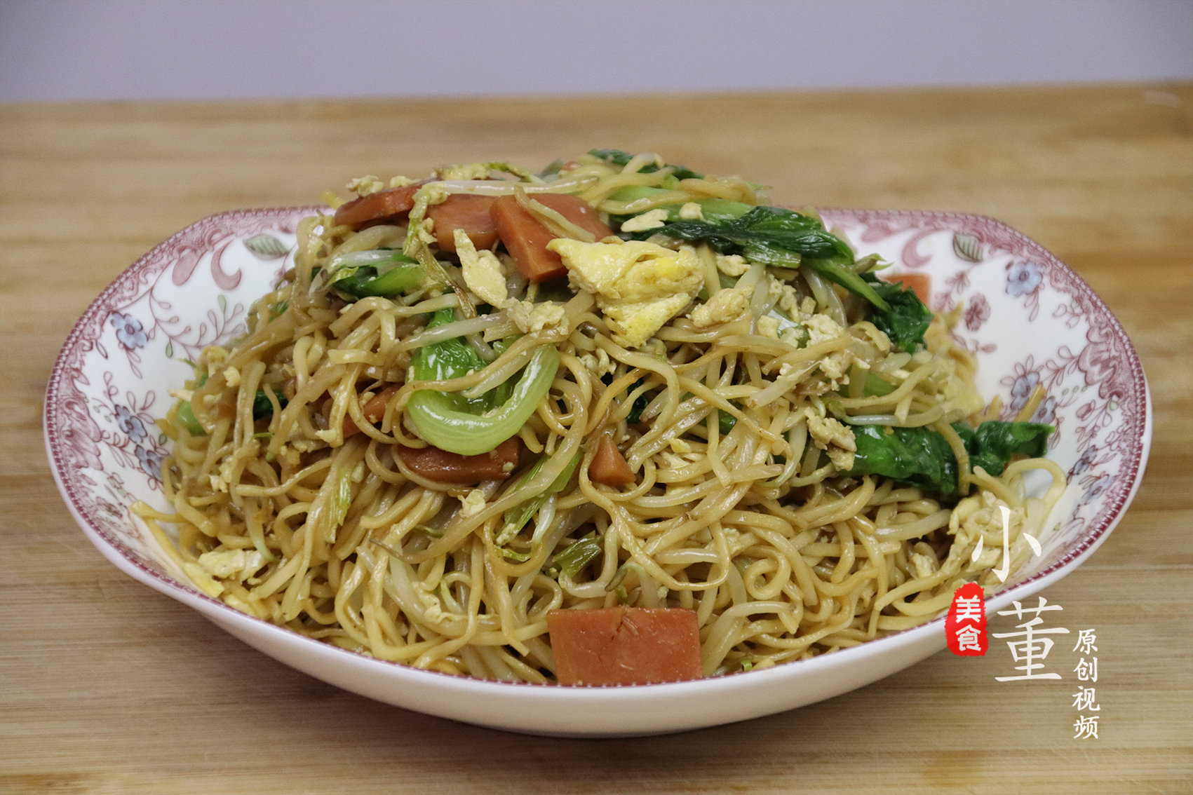 炒面怎么做没肉也能好吃到爆,炒面怎么做简单又好吃