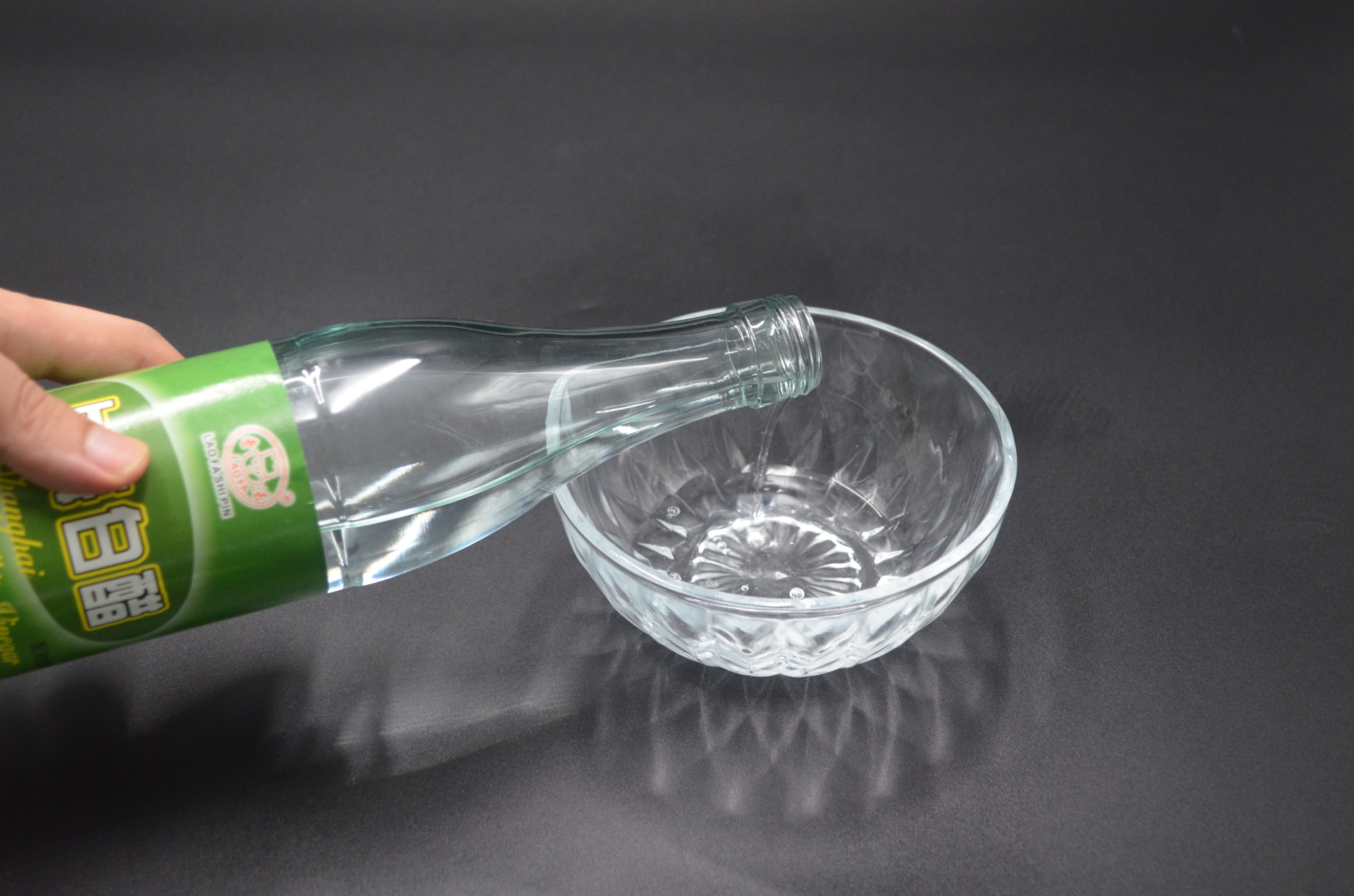 白醋配上花露水效果太神奇了,白醋加花露水怎么兑有什么作用