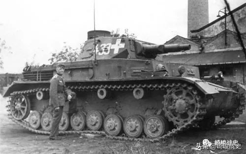 二战德军野蜂式自行火炮,二战德军sfh15榴弹炮