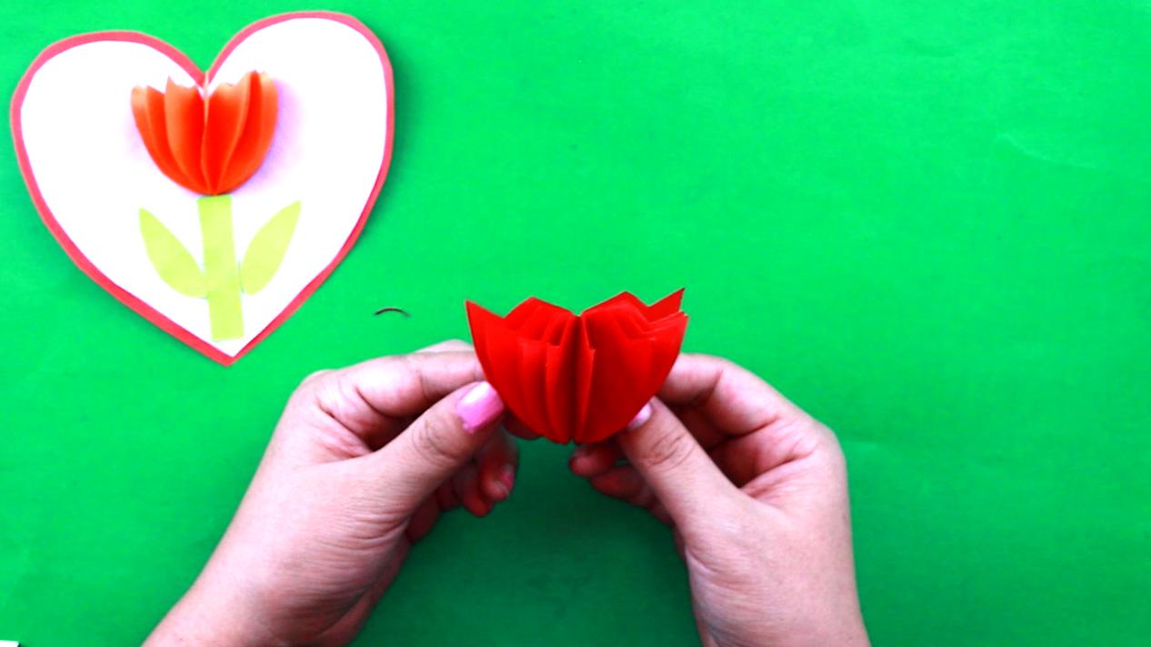 38女王节幼儿手工贺卡,亲子手工三八妇女节折叠花朵贺卡