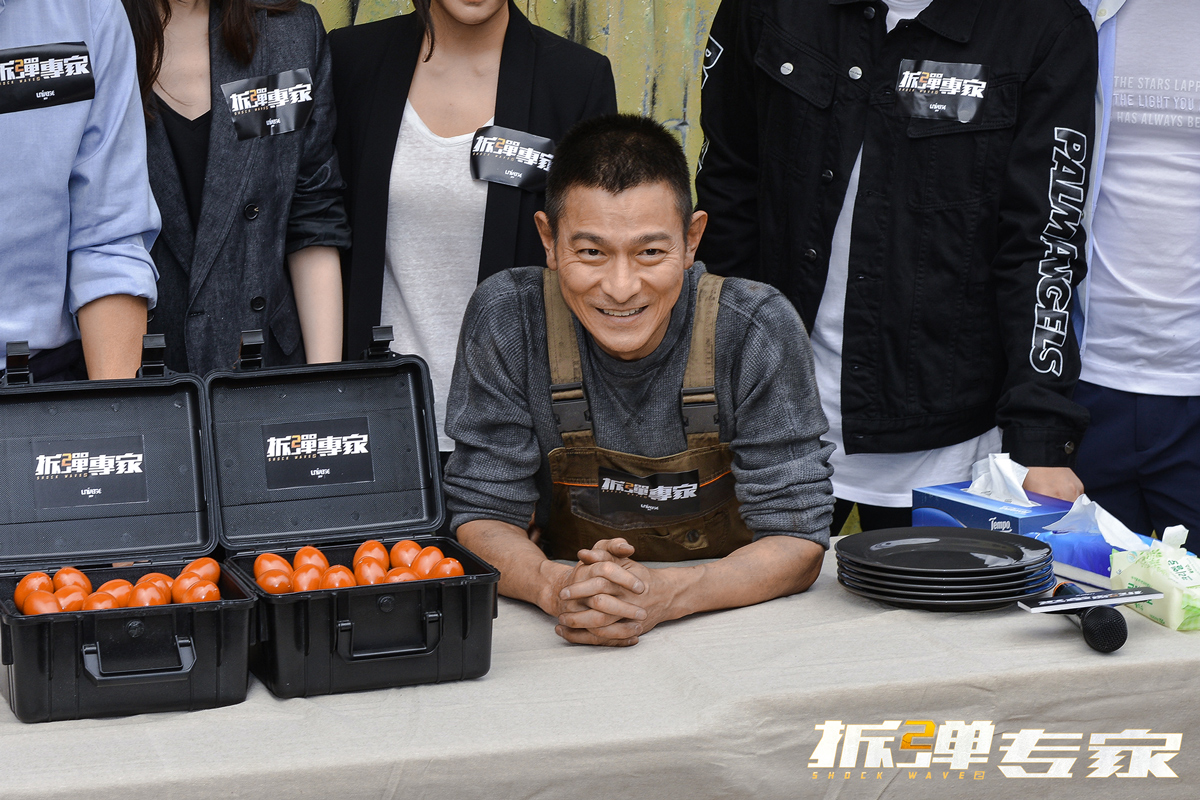 刘德华《拆弹专家2》香港开机刘青云、倪妮加盟制作全面升级