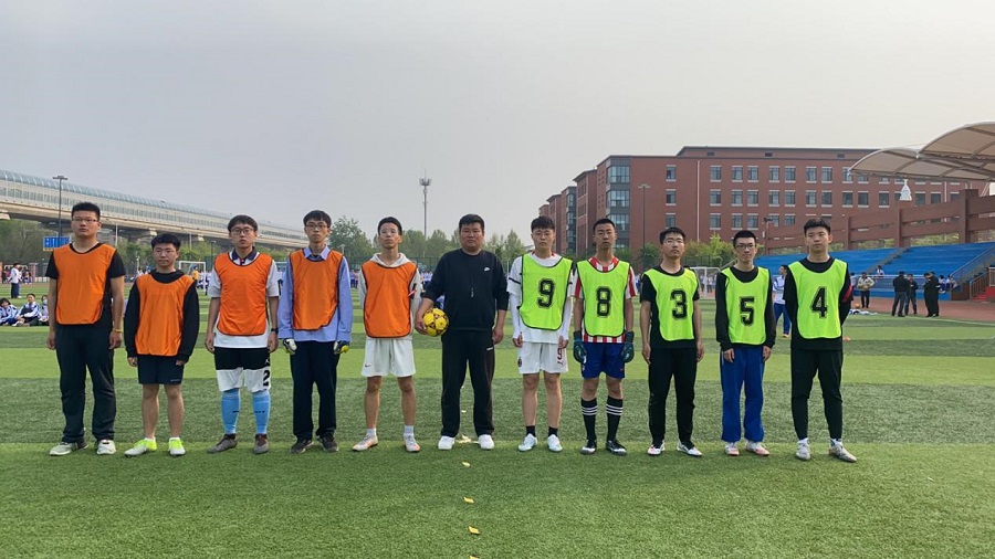 济南市章丘区实验中学足球比赛,济南长清大学城实验学校足球比赛