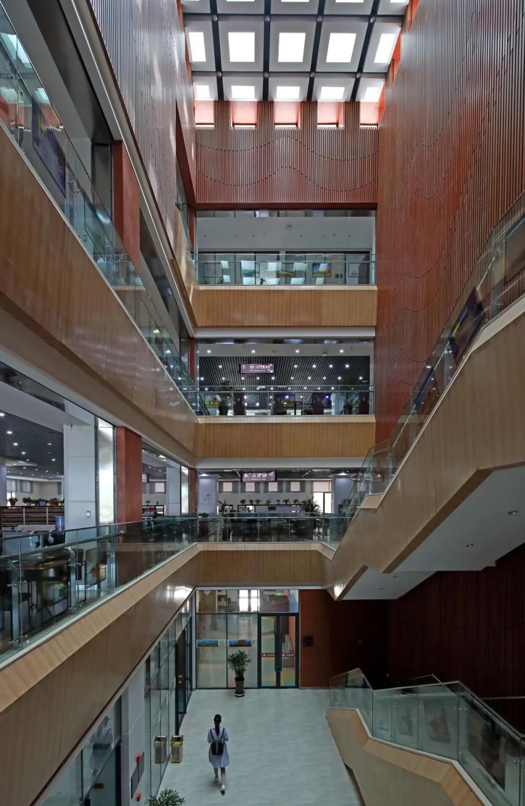 王绶琯院士,李薰院士