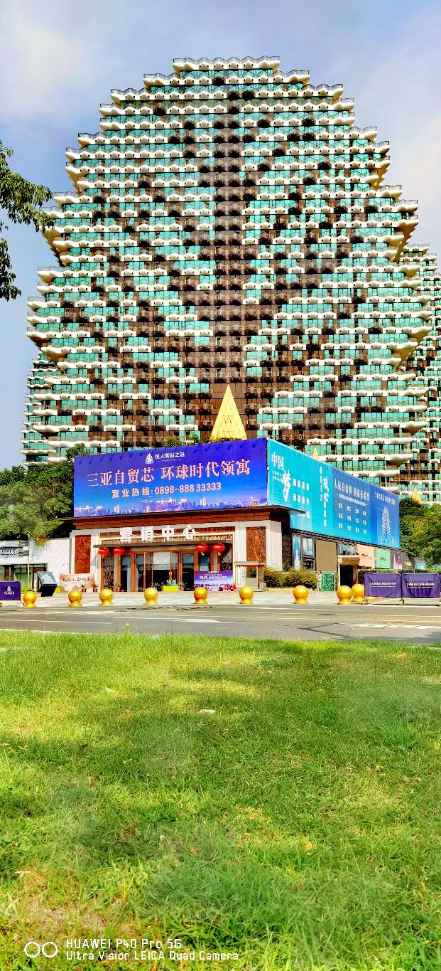 三亚地标性建筑美丽之冠大松树,三亚美丽之冠