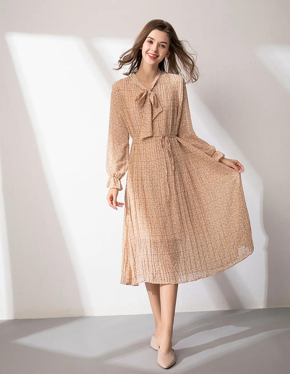 碎花裙这样选好看又显气质,浪漫碎花裙