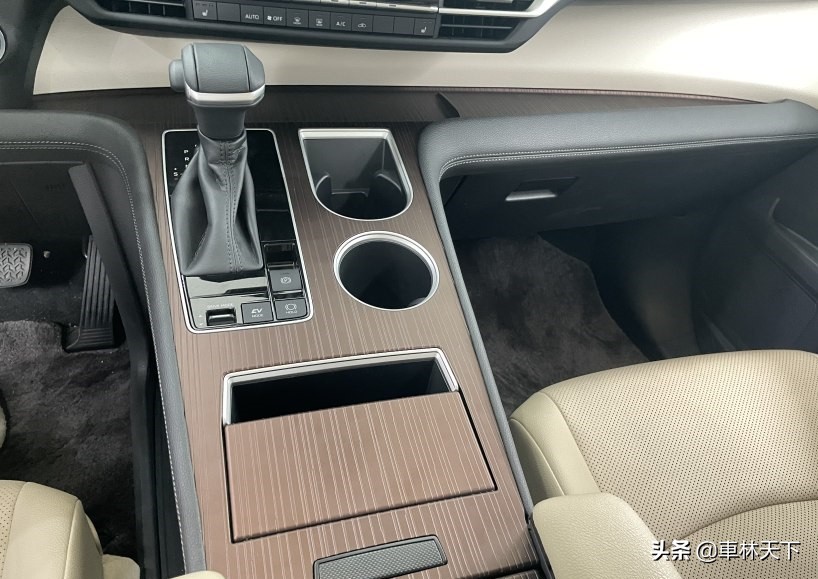 到店体验丰田埃尔法,到店体验实车谈谈感受