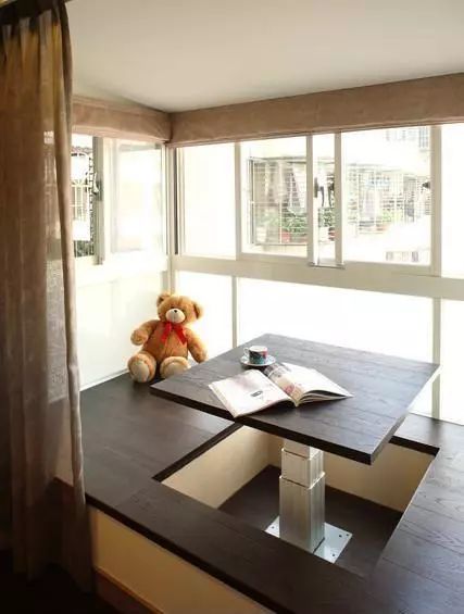 阳台做榻榻米如何解决晾衣服问题,阳台装一半榻榻米装修效果图