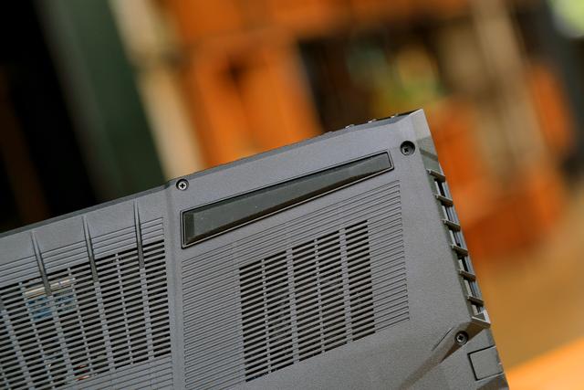 把台式机配件装在笔记本中的体验，火影巴雷特B9上手