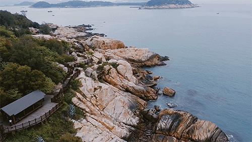 珠海玻璃天空之镜,珠海天空之镜跟日月贝近吗