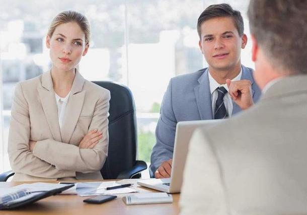 无锡面试官：“钱”字加一笔，是什么字？研究生回答输给了中学生