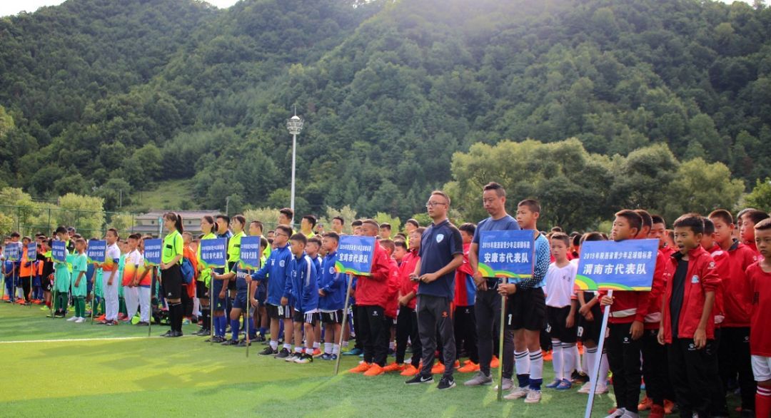 热烈祝贺足球俱乐部夺冠,榆林17届足球联赛冠军