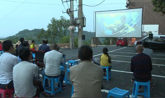 这板眼也太长了！南充嘉陵的西兴又创新了这个动作来做群众工作…