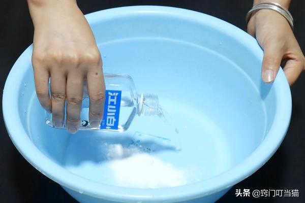 毛巾用久了油腻发黄有异味？教你清洁妙招，洗完焕然一新，没异味