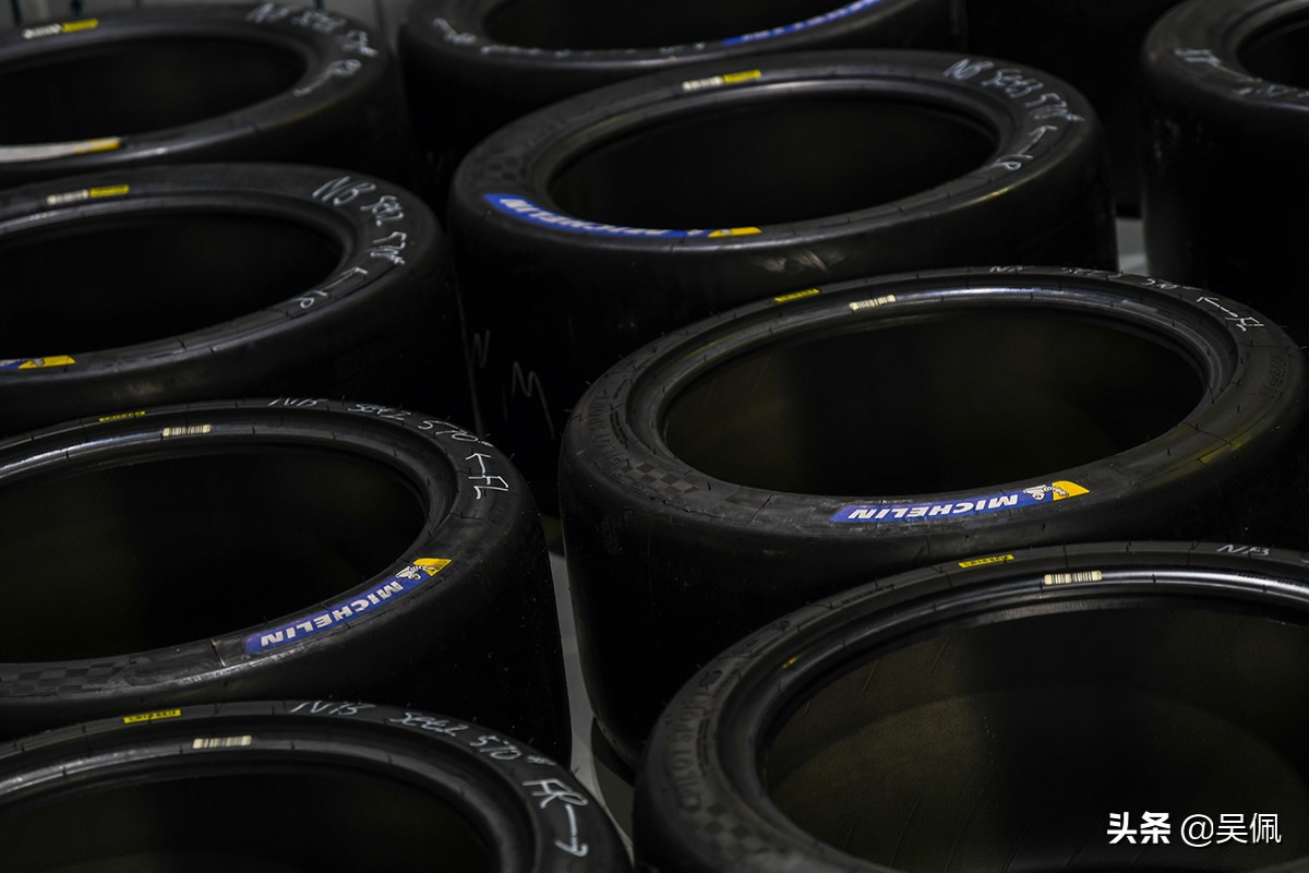 花500万去投资酒吧一年回本值得吗,当一名赛车手可以赚多少钱