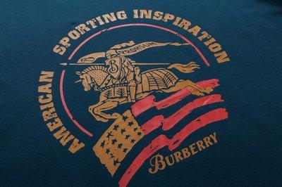 巴宝莉风衣最经典的款式什么系列 (巴宝莉为什么能成为风衣的代名词)