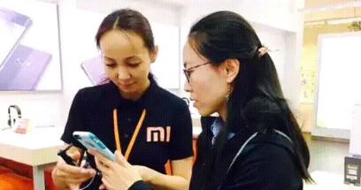 网购手机好还是实体店里买手机好,专门卖手机的实体店买手机靠谱吗