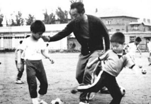 从小在铁西街头颠球的沈阳男孩，生涯都献给辽足退役后却怒喷主队