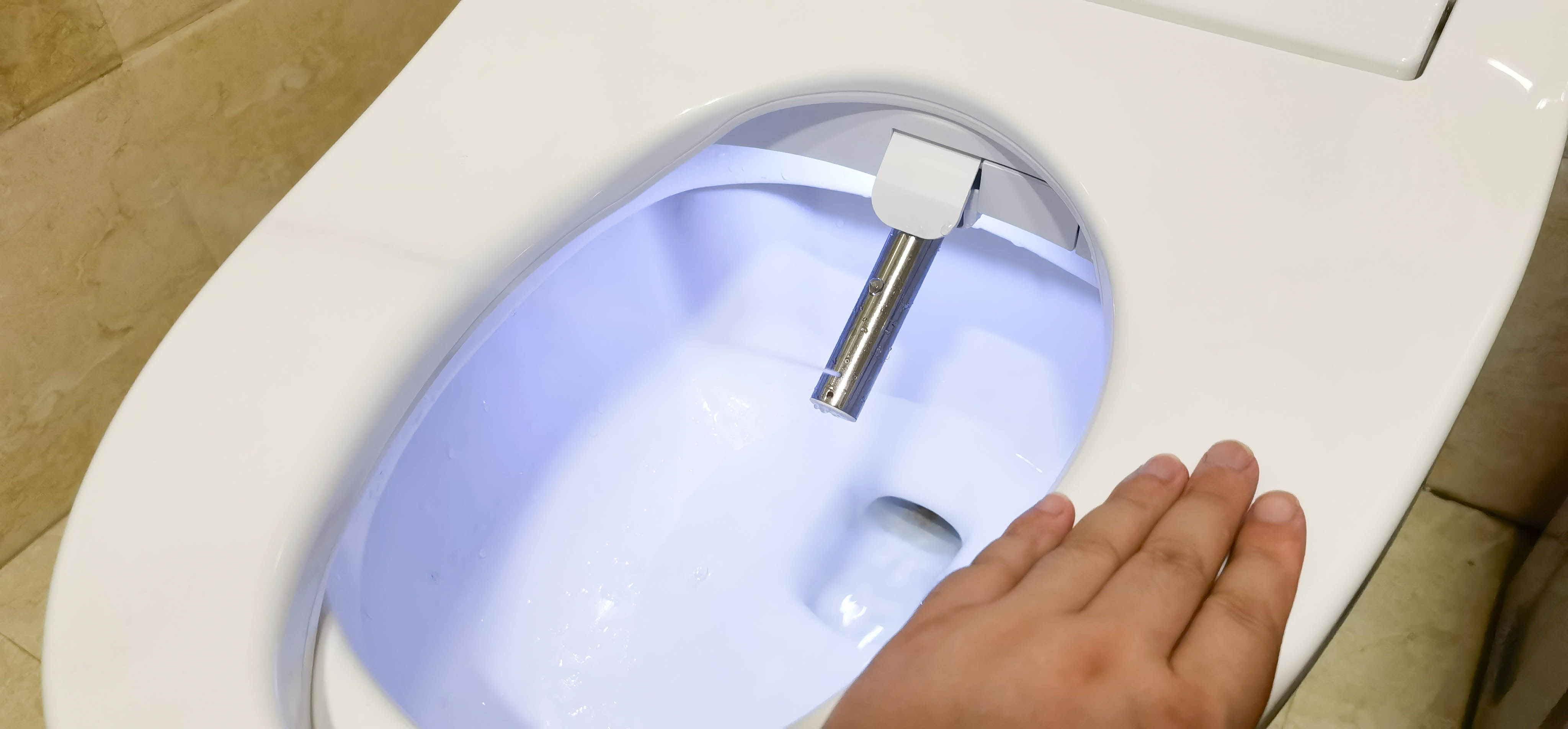 海尔智能马桶盖x3和v6哪个好,海尔智能马桶盖v117和v3对比