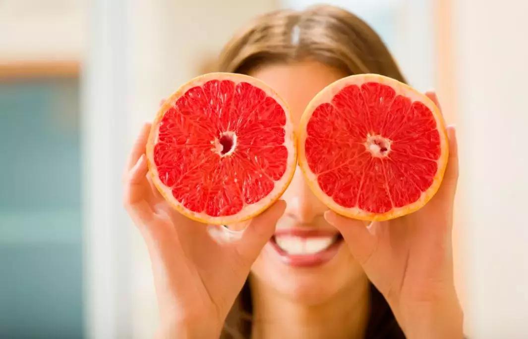 明星娄艺潇必备单品,好物推荐女明星