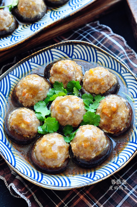 香菇的家常做法简单做法,鲜嫩多汁的红烧香菇简单易上手