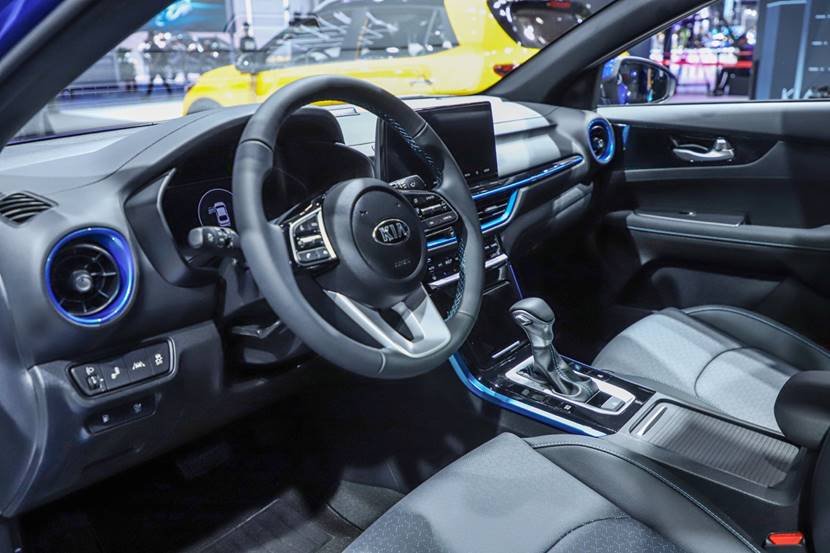 东风悦达起亚SP2c国内首发亮相全新一代K3插电混动上市