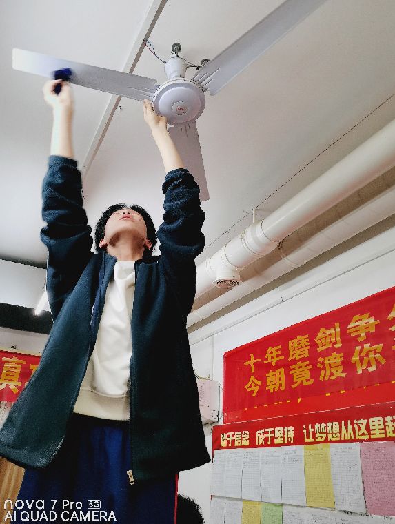 帅哥不仅仅是看的,个个是能干的