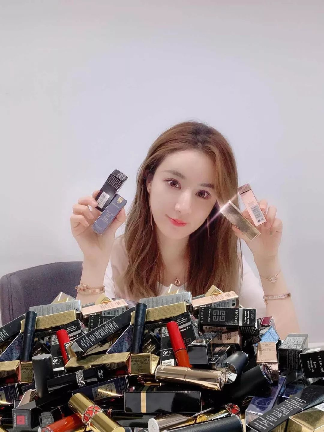 李佳琦vs薇娅,薇娅李佳琦大主播