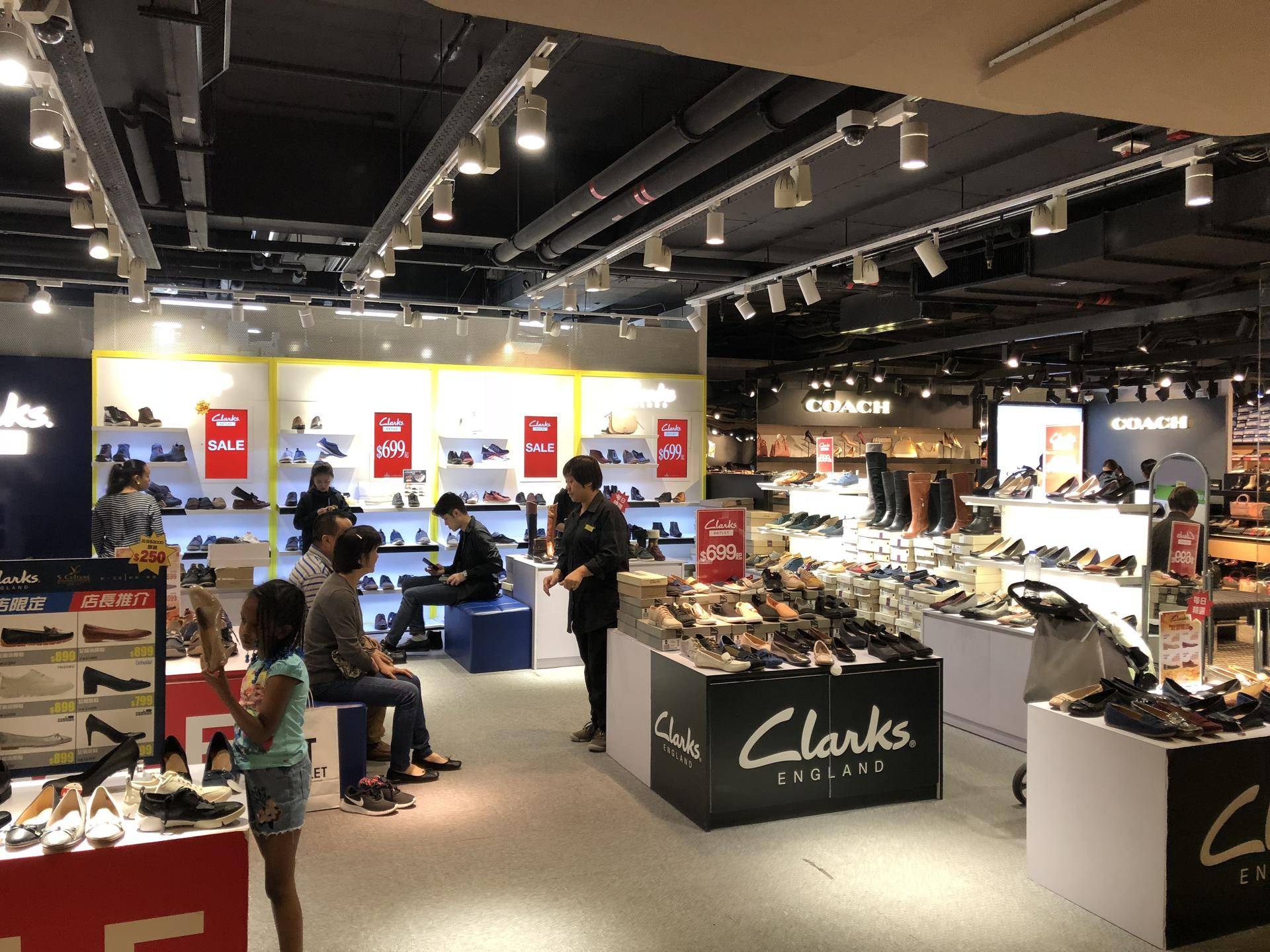 香港奢侈品品牌折扣店1-3折,香港奢侈品批发折扣店推荐