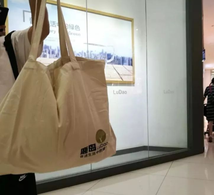 中国版优衣库？开在市中心，衣服只要9块9，背后营销怎么做到的