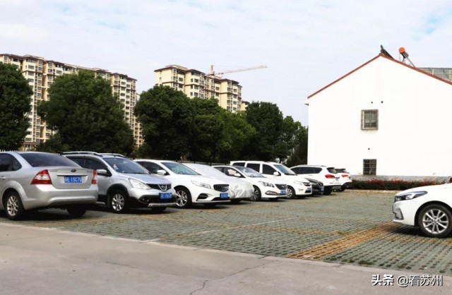 苏州高档小区地下停车场,苏州小区内有公共停车位