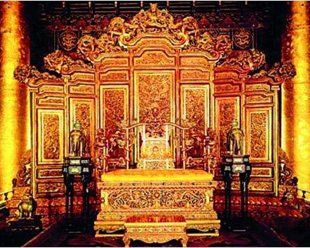 清朝三吨重龙床现世专家要求上交,清朝3吨龙床现状