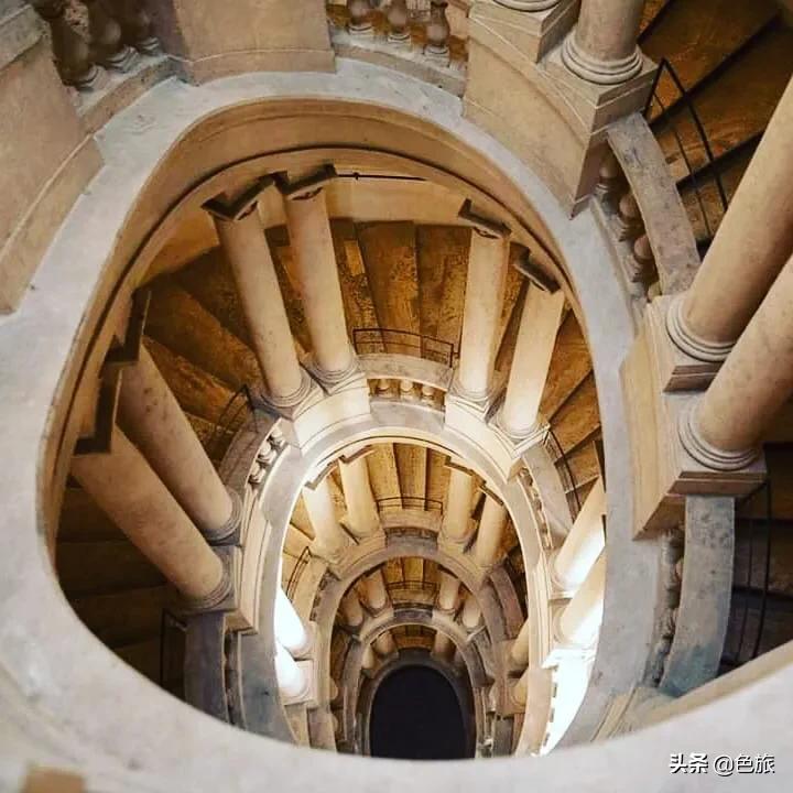 跟随赫本的脚步重温罗马假日,跟着赫本的脚步来到了罗马