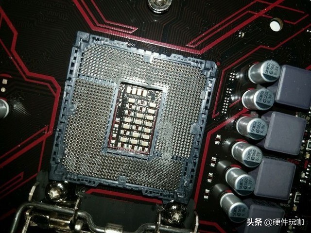 安装cpu没有盖板怎么对准方向,安装cpu没有双手操作