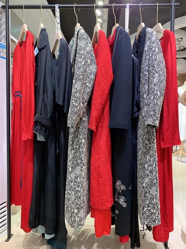 批发品牌女装折扣,西乡品牌折扣女装批发