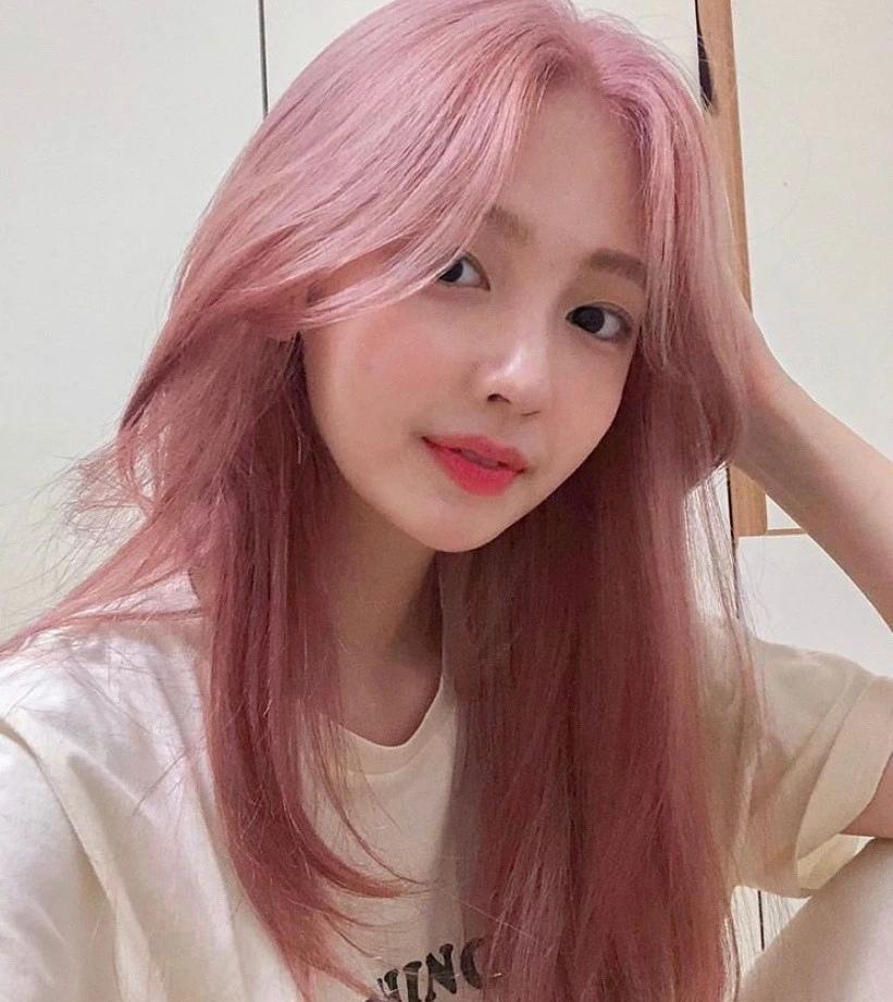 换了一个显脸大的新发型,脸小发型女2021流行发型