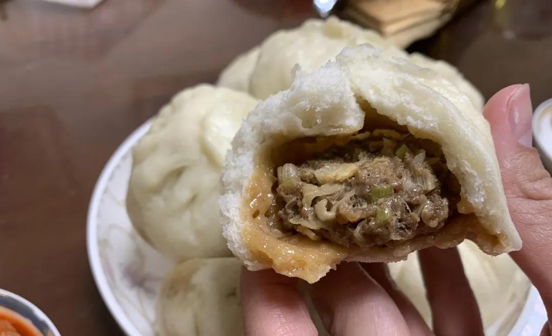 全民热爱的小笼包，肉馅浓香，皮不塌陷的秘密就在这个视频里