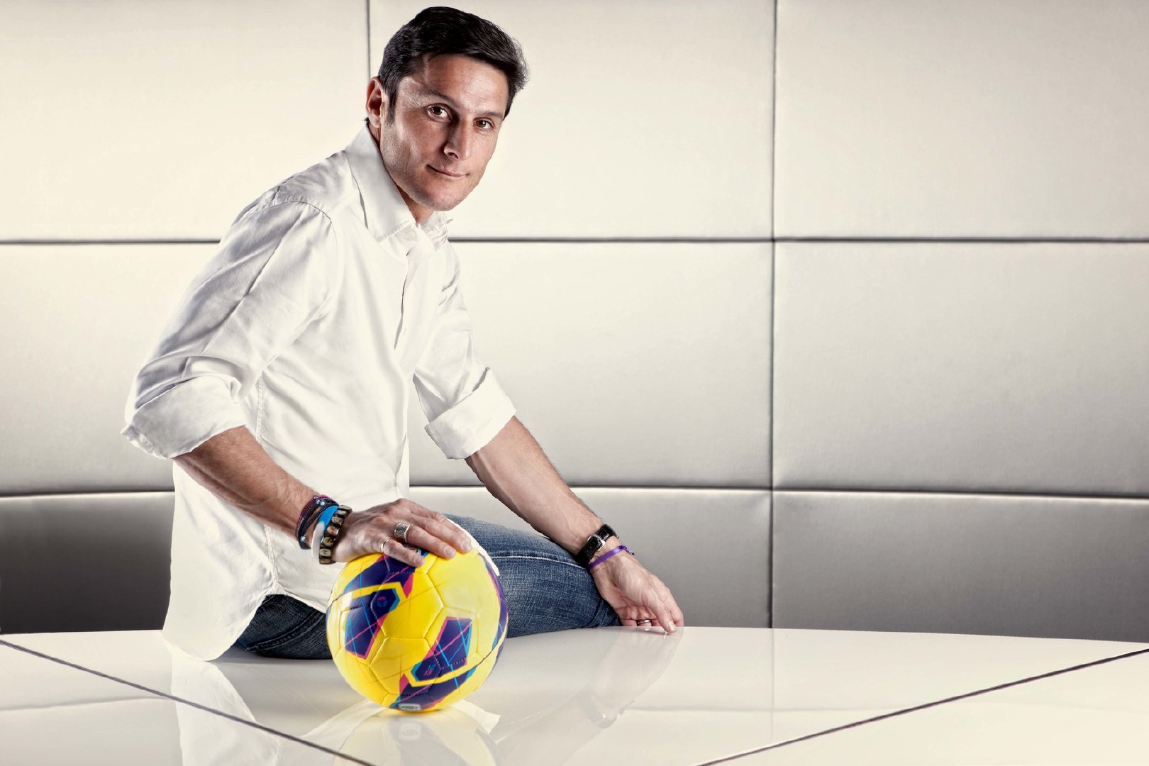 国际米兰球星萨内蒂图片,国米欧冠萨内蒂图文