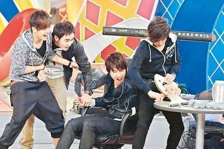 潘玮柏罗志祥关系如何,罗志祥潘玮柏互黑