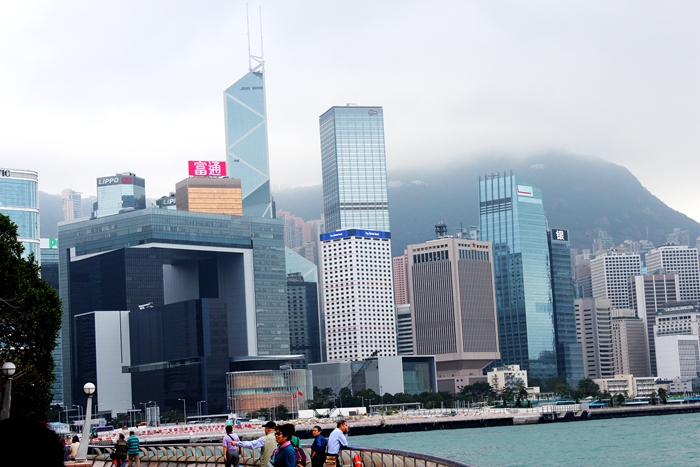 与意大利商人讨价旅游购物欧洲与亚洲国家不同的经营价值观