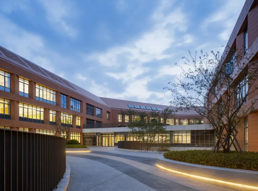 杭州市奥体实验小学及幼儿园/浙江大学建筑设计研究院