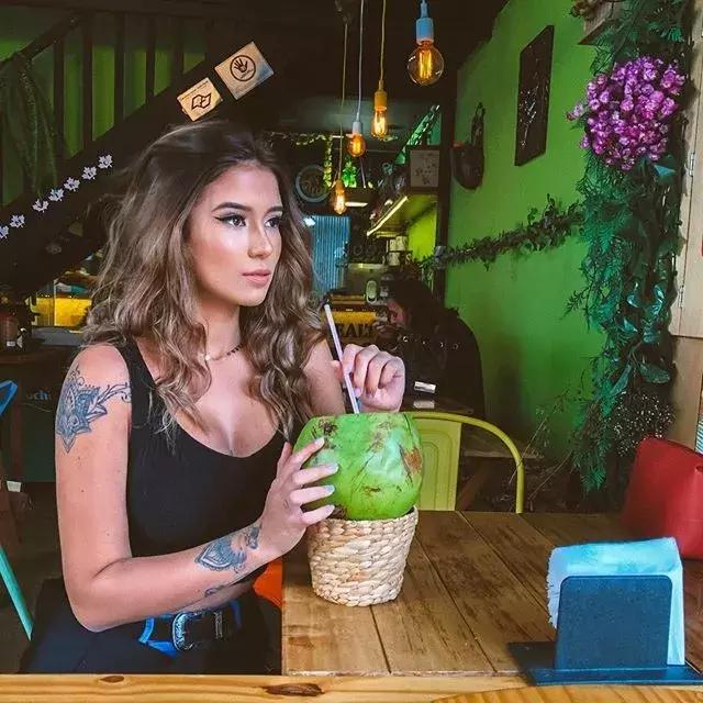 百花模特,巴西足球名模写真